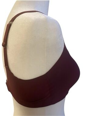 GapBody Bonded Seamless Lounge Bra. Wireless. Wine Color. Size: Large. NWT.